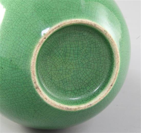 A Chinese green crackle glazed vase, Yuhuchunping, 18th / 19th century, height 21.5cm